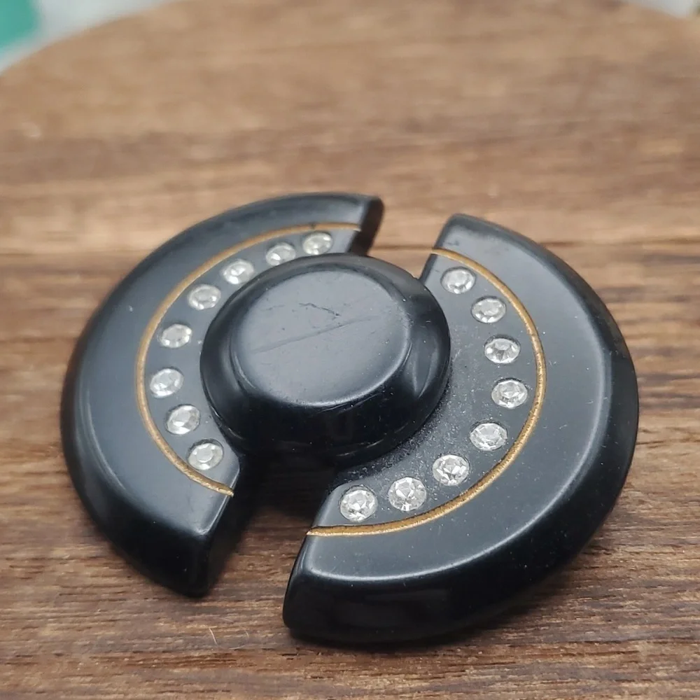Black hat society fine lady brooch‎ B310